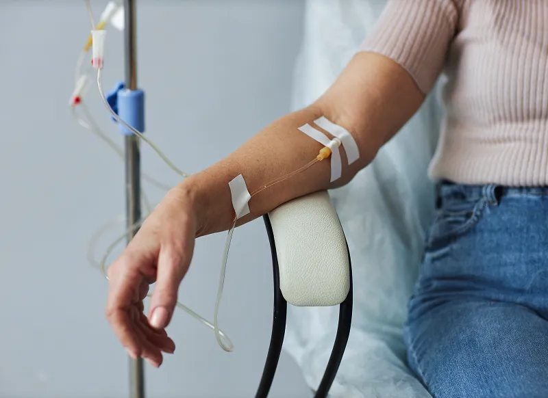 IV nutrient therapy session at RECO Immersive